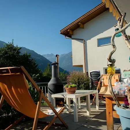 アパート Haus Alpenhahn ヴェンス