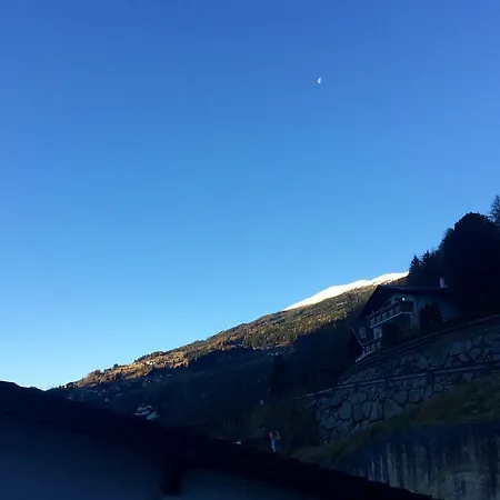 アパート Haus Alpenhahn *