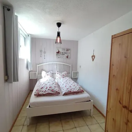 Lägenhet Haus Alpenhahn *