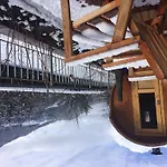 Haus Alpenhahn 아파트 *