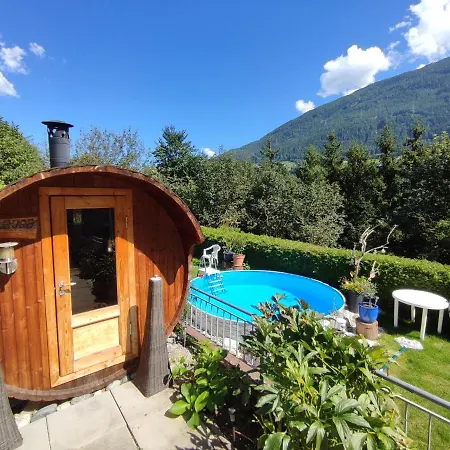 Haus Alpenhahn 아파트 *